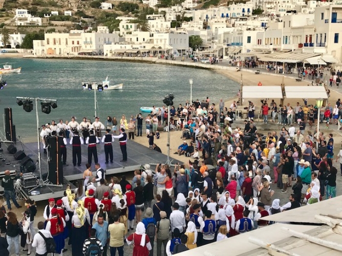 ΔΙΗΜΕΡΟ ΦΕΣΤΙΒΑΛ ΠΑΡΑΔΟΣΙΑΚΩΝ ΧΟΡΩΝ ΣΤΗ ΜΥΚΟΝΟ ΜΕ ΤΗ ΣΤΗΡΙΞΗ ΤΟΥ ΔΗΜΟΥ ΜΥΚΟΝΟΥ