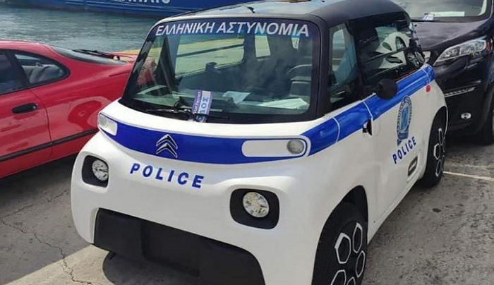 Τα ηλεκτρικά Citroen Ami με τα χρώματα του Λιμενικού και της Αστυνομίας στη Χάλκη