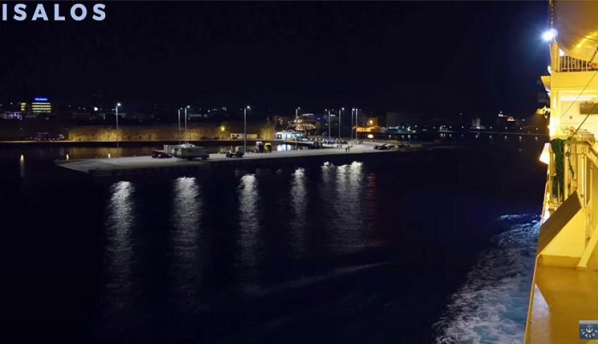 Το Blue Star Patmos στο λιμάνι Κω. Άφιξη σε 3 λεπτά και αναχώρηση (βίντεο)