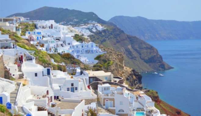 Ελληνικός τουρισμός 2025: Με 28,2 εκατ. αεροπορικές θέσεις ανοίγει η θερινή σεζόν