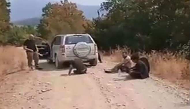 Εβρος: Οι αυτόκλητοι πολιτοφύλακες συνεχίζουν τη δράση τους – Νέο βίντεο με “σύλληψη” μεταναστών