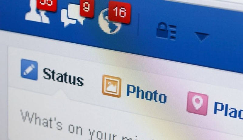 Μας ενδιαφέρει όλους - &quot;Χριστουγεννιάτικος&quot; ιός χτυπάει τους χρήστες στο Facebook