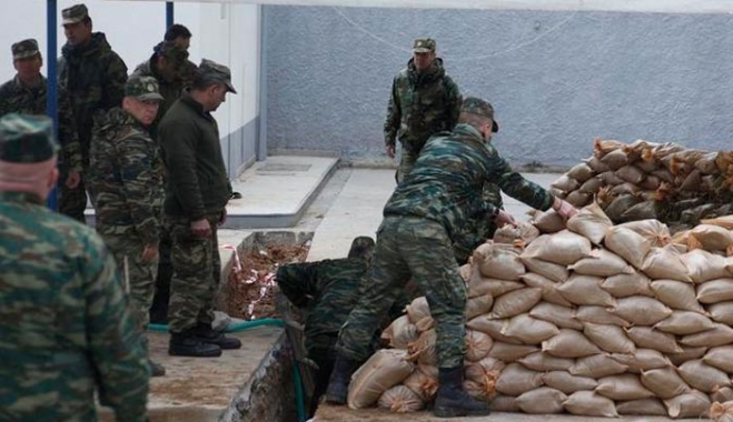 Όλα έτοιμα για την επιχείρηση «βόμβα» στο Κορδελιό - Ασθενοφόρα απομακρύνουν ευπαθείς ομάδες