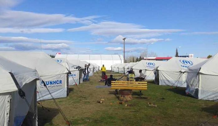 Νέα κέντρα φιλοξενίας προσφύγων στην Πελοπόννησο, εξήγγειλε ο Βίτσας