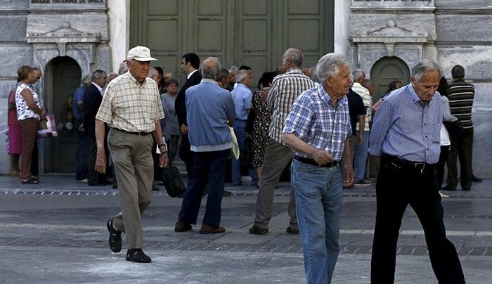 «Δώρον άδωρον» - ΕΚΑΣ: Έκαναν περικοπές 200 εκατ. και τώρα εξαγγέλουν παροχές ύψους... 50 εκατ. ευρώ