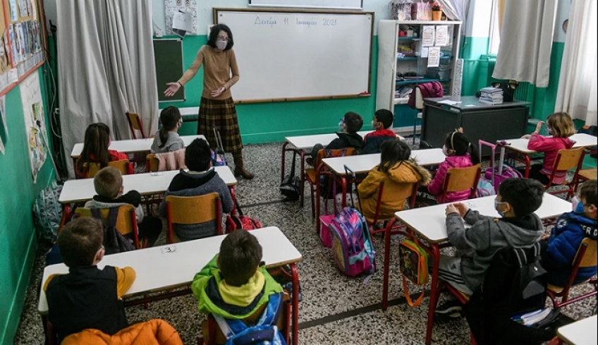 Κορονοϊός: Τα σχολικά τμήματα που θα έχουν κρούσμα δεν θα κλείνουν - 1 στα 4 παιδιά Λυκείου έχει εμβολιαστεί