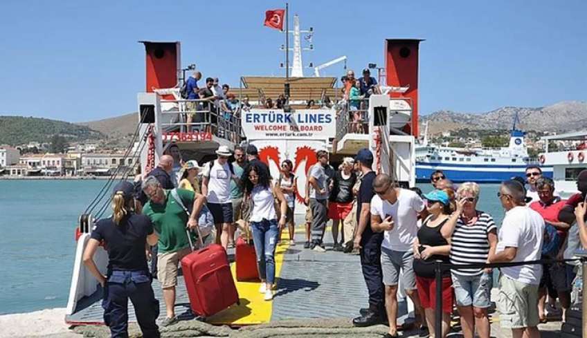 «Δεν δίνουμε σημασία σε αυτά που λέει ο Ερντογάν» – «Απόβαση» Τούρκων τουριστών στα νησιά του Αιγαίου μετά από 2 χρόνια