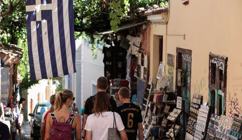 “Πολλών ταχυτήτων” ο ελληνικός τουρισμός – Προς έσοδα ρεκόρ 20 δισ. ευρώ φέτος