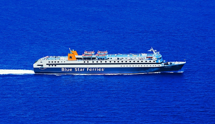 Έκπτωση 50% στα εισιτήρια των πλοίων της BLUE STAR FERRIES για τους επιτυχόντες των Πανελληνίων στα ΑΕΙ