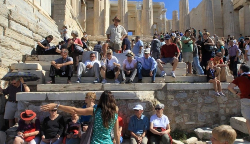 Κατά 10,2% αυξήθηκαν οι αφίξεις τουριστών το 2017 στην Ελλάδα