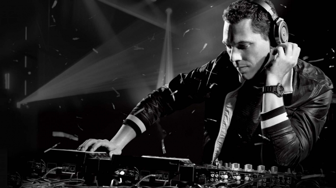 Ο Tiesto παρουσιάζει... A Town Called Paradise