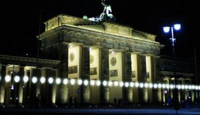 Η Πτώση του Τείχους - 8.000 μπαλόνια θα ανάψουν απόψε στο Βερολίνο