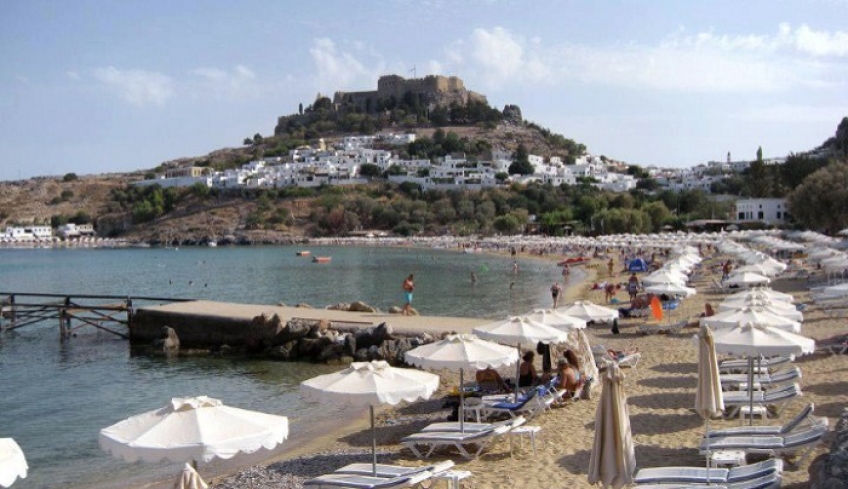 Financial Times: «Νικήτρια» η Ελλάδα στην ανάκαμψη του τουρισμού
