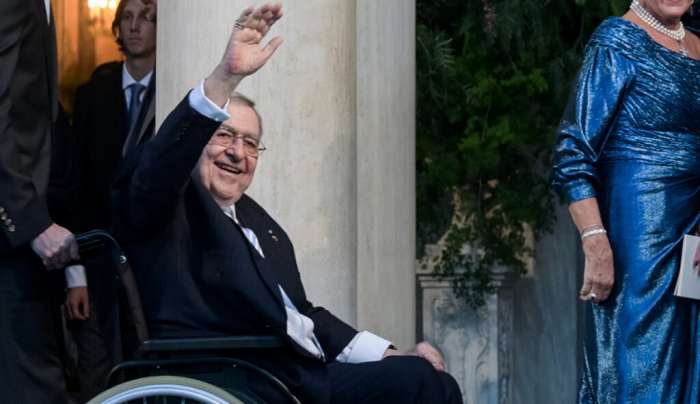 Πέθανε ο τέως Βασιλιάς Κωνσταντίνος