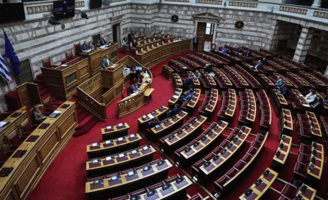 Βουλή: Υπερψηφίστηκε η πρόταση του ΚΚΕ για σύσταση εξεταστικής επιτροπής για τα Τέμπη