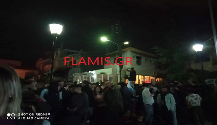 Τρελό καρναβάλι στην Πάτρα: Συνωστισμός όλη νύχτα στις σκάλες του Αγίου Νικολάου