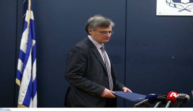 Εξαλλος ο Τσιόδρας: Προσπαθούν να κλονίσουν την εμπιστοσύνη με ψευδοεπιστημονικά επιχειρήματα