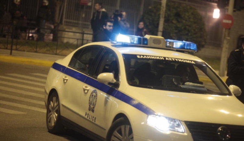 Έδειραν και έδεσαν αστυνομικό στη Νίκαια – Απίστευτο περιστατικό