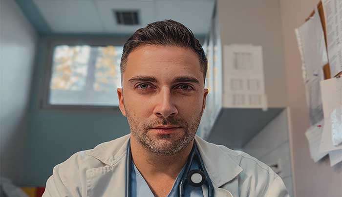 Ο γιατρός Απόστολος Ανθόπουλος στο Κίνημα Δημοκρατίας