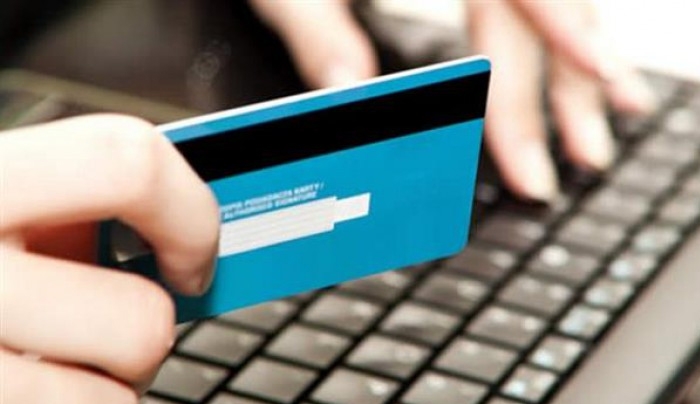 Απάτη με προπληρωμένες κάρτες στο διαδίκτυο