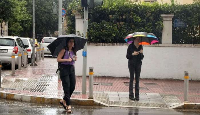 Καιρός: Αλλαγή στο σκηνικό με βροχές και καταιγίδες - Πτώση της θερμοκρασίας
