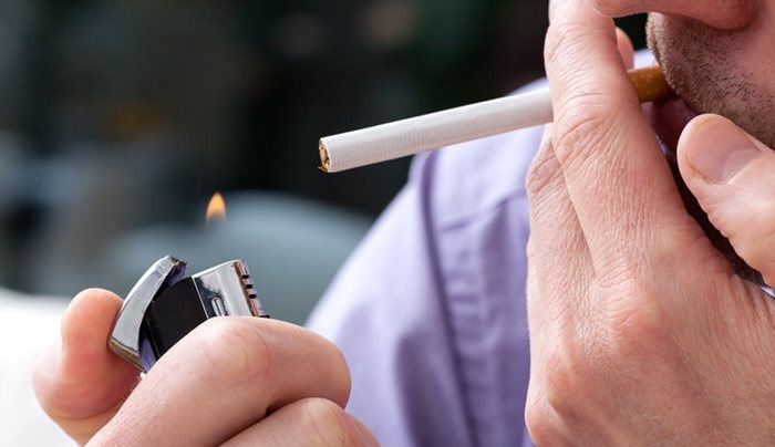 Οι Έλληνες κόβουν το τσιγάρο: Μείωση ρεκόρ των καπνιστών την τελευταία πενταετία