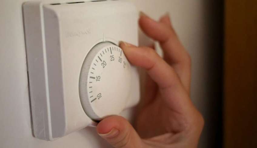 Κομισιόν: «Χαμηλώστε τη θέρμανση κατά 1°C και θα εξοικονομήσουμε 7% ενέργεια»