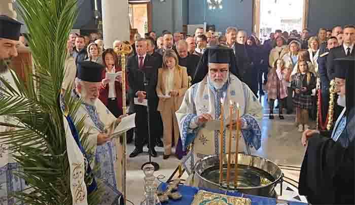 Με κάθε επισημότητα, η Δισαρχιερατική θεία λειτουργία και η τελετή του Μεγάλου Αγιασμού στον Μητροπολιτικό Ι.Ν Αγίου Νικολάου Κω