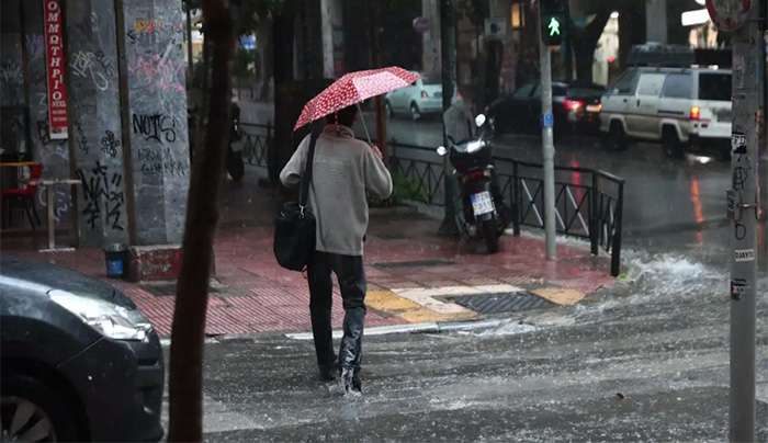 Καιρός σήμερα: Βροχές και καταιγίδες «χτυπούν» Ιόνιο και Ήπειρο – Έως 7 μποφόρ οι άνεμοι στο Αιγαίο