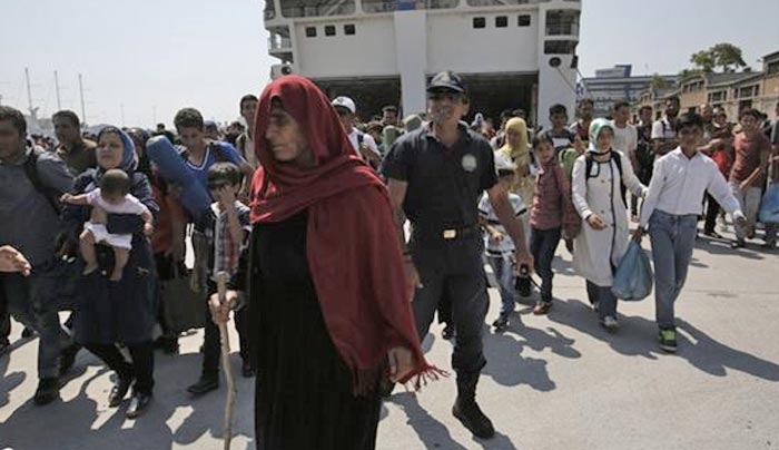Στον Πειραιά επιπλέον 2.600 μετανάστες &amp; πρόσφυγες