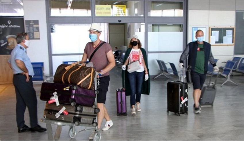 &quot;Βροχή&quot; τα πρόστιμα στο αεροδρόμιο Καλαμάτας: 500 ευρώ σε 5 επιβάτες από την Πολωνία- Δεν είχαν συμπλήρωσει τη φόρμα εντοπισμού