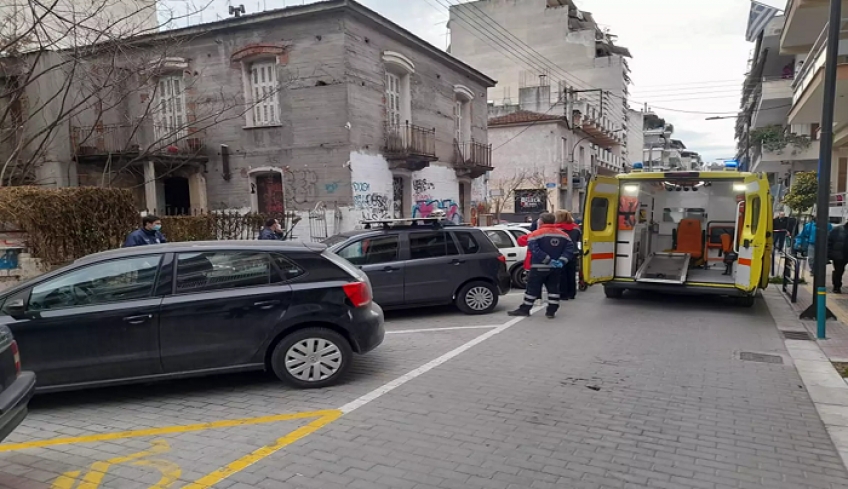 Λάρισα: Νεαρός καταπλακώθηκε από τοίχο στο κέντρο της πόλης και σκοτώθηκε