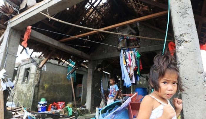 Ο τυφώνας Melor "χτυπά" τις Φιλιππίνες: 1 νεκρός - 733.000 εγκατέλειψαν τα σπίτια τους-ΒΙΝΤΕΟ