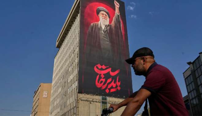 WSJ: Πώς το Ιράν σχεδιάζει να «ματώσει» οικονομικά τις ΗΠΑ – Τι επιδιώκουν οι σκληροπυρηνικοί