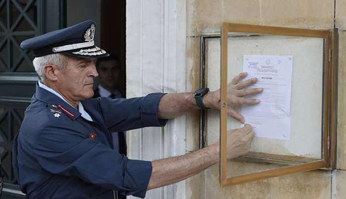 Εκλογές 2023: Θυροκολλήθηκε το Προεδρικό Διάταγμα για τη διάλυση της Βουλής της μιας ημέρας