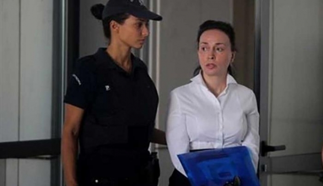 Η Βίκυ Σταμάτη ζητά διαζύγιο από τον Άκη Τσοχατζόπουλο