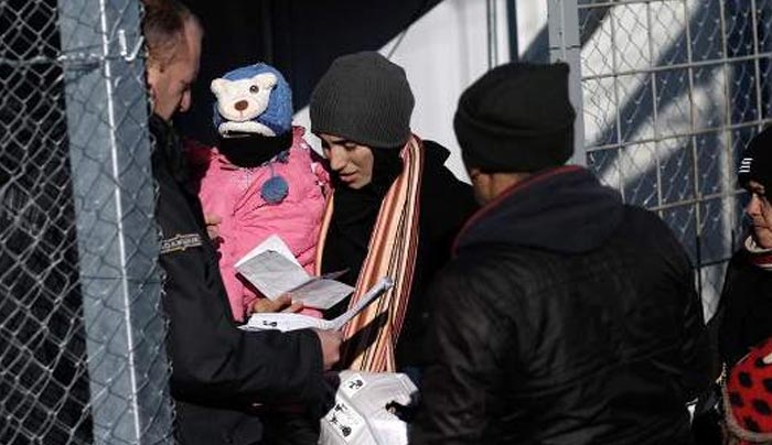 Τα Σκόπια θα ανοίξουν τα σύνορά τους για να περάσουν μόνο 100 πρόσφυγες -Οι υπόλοιποι εγκλωβίζονται στην Ελλάδα