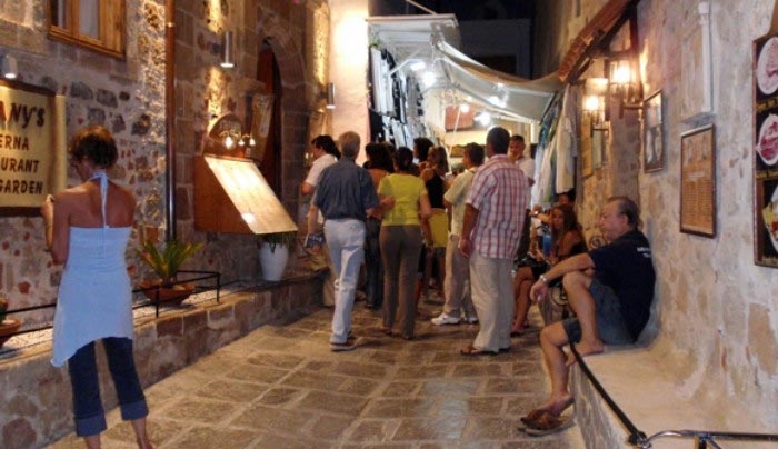 Allgemeine Zeitung: Στην Ελλάδα επίκειται συνωστισμός τουριστών