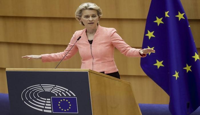 Φον ντερ Λάιεν: Θα υπογράψουμε συμβόλαιο με την Pfizer για 300 εκατ. δόσεις εμβολίου