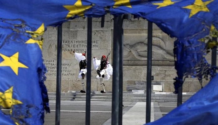 Η Γερμανία εξετάζει σενάριο Κύπρου για την Ελλάδα, υποστηρίζει το Spiegel