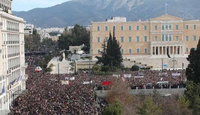 Απεργία: Εκατοντάδες συλλαλητήρια για τα δύο χρόνια από τα Τέμπη – Πώς θα κινηθούν τα Μέσα Μαζικής Μεταφοράς