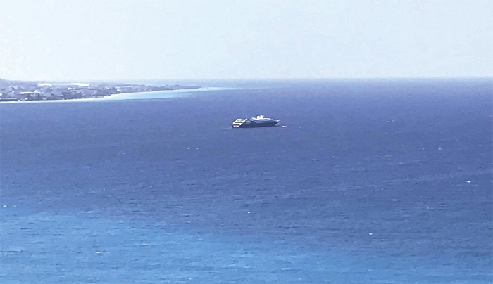 Aμανάτι ανοικτά της Ρόδου το κρουαζιερόπλοιο MV Clio!
