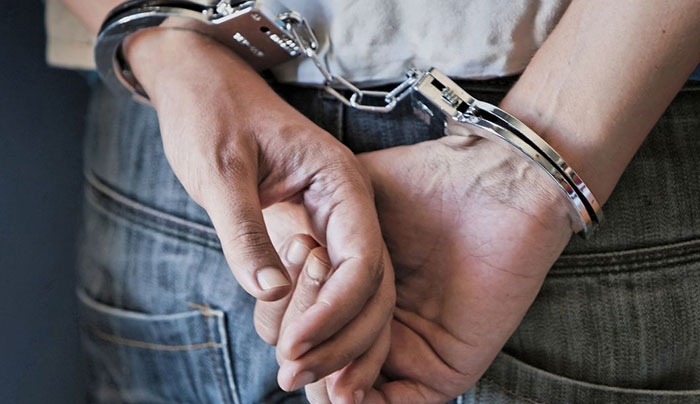Συνελήφθη ημεδαπός για οδήγηση υπό επήρεια μέθης και ένας άγνωστος δράστης αφαίρεσε υπόγειο καλώδιο σε ιδιοκτησία του Δήμου στην Αντιμάχεια