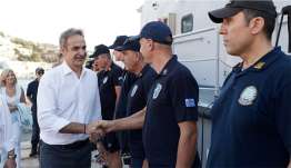 Στο φυλάκιο του Αγαθονησίου σήμερα ο Μητσοτάκης: «Πρώτη υποχρέωση να κρατούμε τη χώρα ασφαλή» το μήνυμά του από τη Λέρο