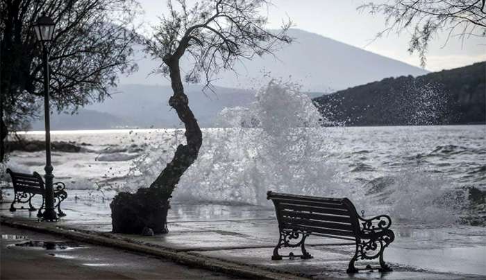 Καιρός σήμερα: Ήλιος με «δόντια» και ανέμους έως 9 μποφόρ – Σε ποιες περιοχές θα ανοίξουν οι ουρανοί