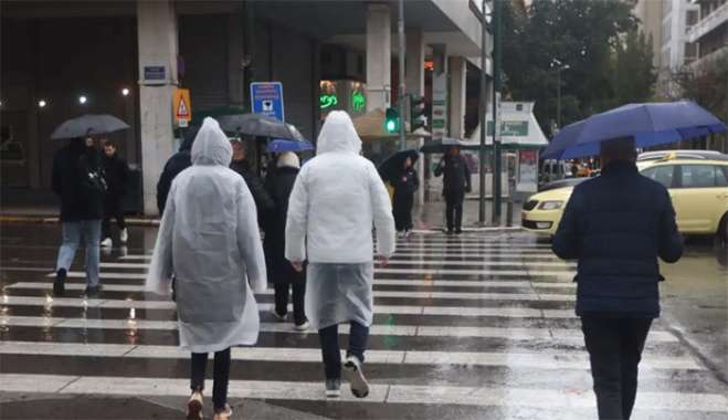 Καιρός σήμερα: Καταιγίδες, ισχυροί άνεμοι και χιόνια στα ορεινά