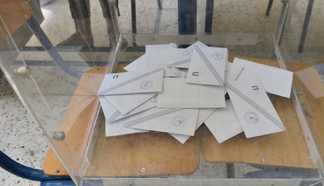 Ψήφος αποδήμων: Κατατέθηκε το νομοσχέδιο - Τι προβλέπει για τους Έλληνες του εξωτερικού