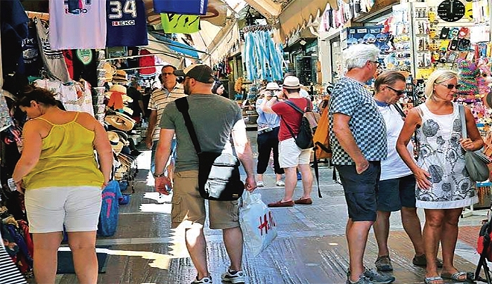 Πόσο ευχαριστημένοι είναι οι ξένοι τουρίστες στην Ελλάδα – Τα σχόλια σε Google, Tripadvisor, Booking (πίνακες)
