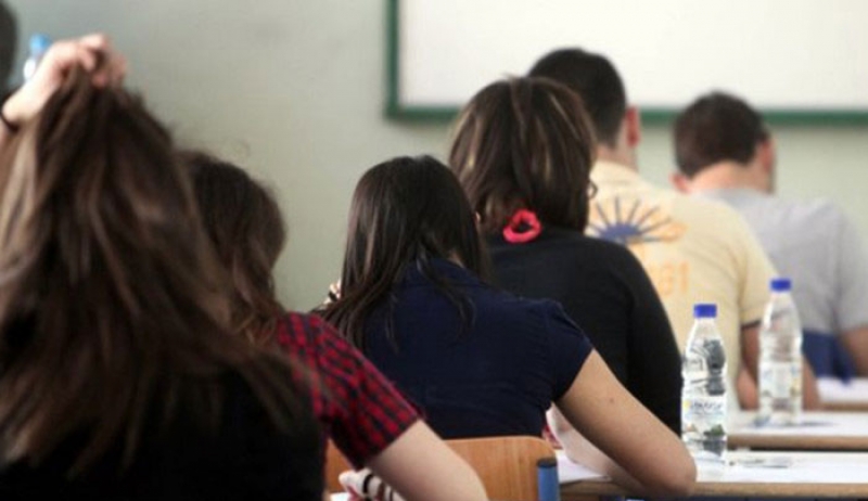 Γαβρόγλου: Από 10 σε 4 τα εξεταζόμενα μαθήματα στη Γ’ Λυκείου