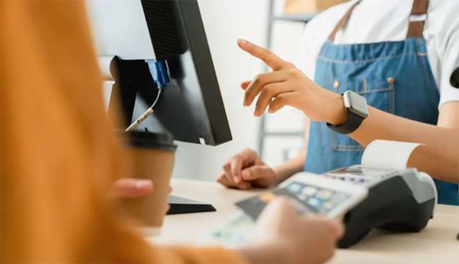 Επιχειρήσεις: Διπλή παράταση από την ΑΑΔΕ για POS και φορολογικούς μηχανισμούς